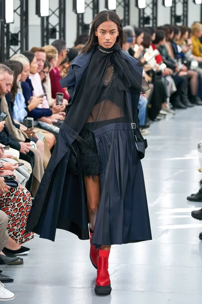 Look 25